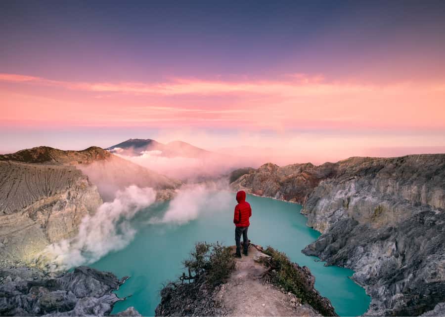 From Bali: Private Mount Ijen Crater Volcano Midnight Trek - Crater Views at the Right Moment: Blue Flames and Sulphur Lake at Sunrise