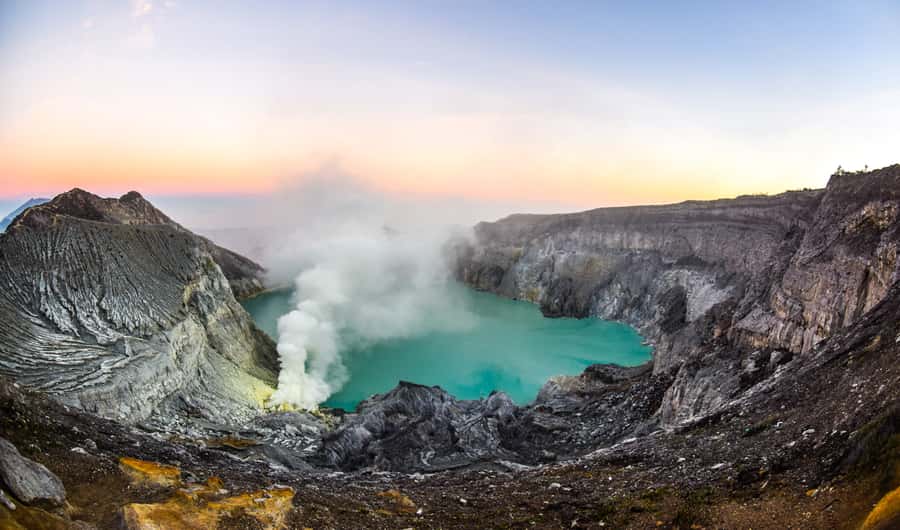 From Bali: Private Mount Ijen Crater Volcano Midnight Trek - What to Pack (Because the Top Can Be Cold and Wet)