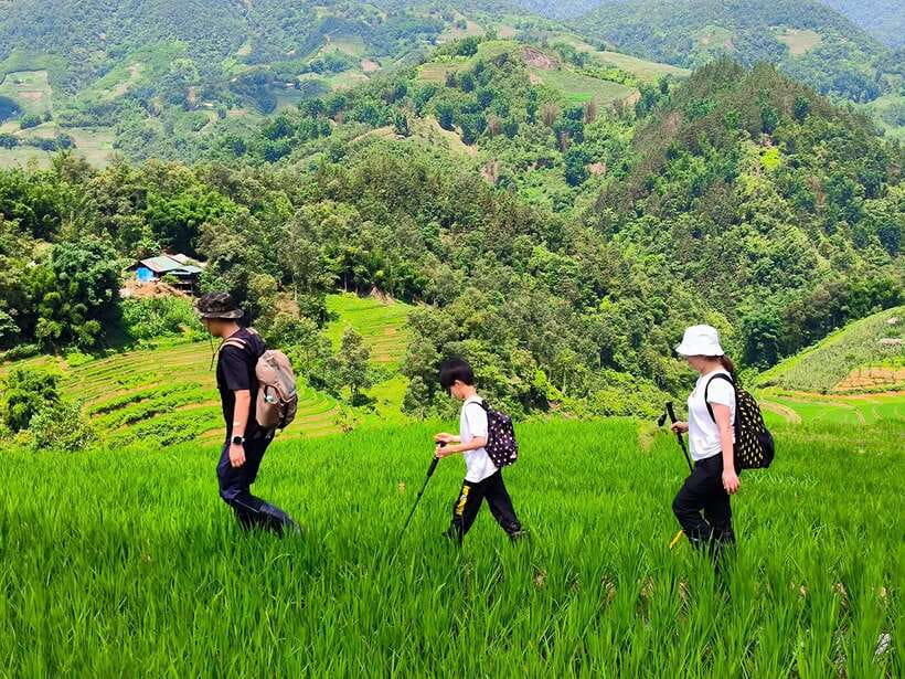 From Hanoi: 2-Day Sapa Trek Tour - Luxury Limousine Transfer - What to pack for Sapa: shoes, rain gear, and one extra clothing change