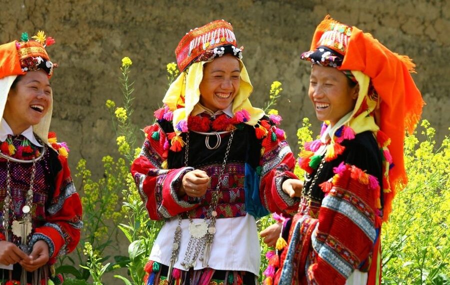 From Hanoi: 2-Day Trekking To Villages In Sapa with Homestay - Small-group hiking in Sapa: why group size matters here