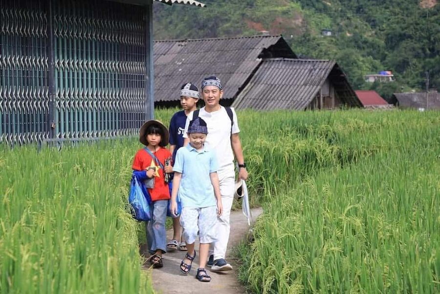 From Hanoi: 2-Days Sapa Trekking Tour Lao Chai and Cat Cat - Day 2: Lao Chai to Ta Van—rice terraces, streams, and real walking