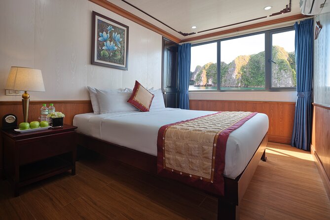 From Hanoi : Sapa Moutain Trek - Halong bay Heritage - The guide and group size: what “up to 20 travelers” really means