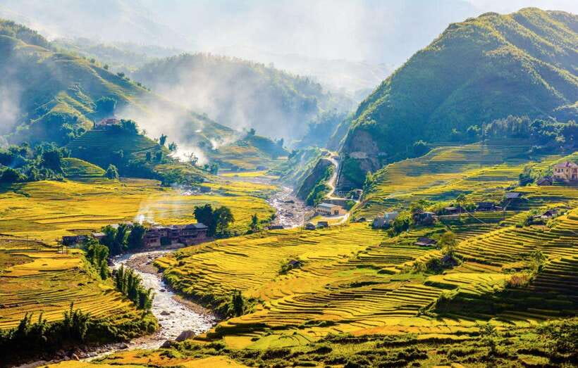 From Hanoi: Trek and Stay: 3-Day Sapa Highlands Adventure - Day 1 in Sapa: Cat Cat Village, Sin Chai, and your first walk