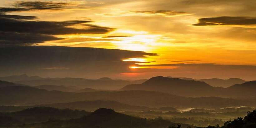 From Kandy: All Inclusive Adams Peak Epic Guided Hike - Why Adams Peak sunrise feels different when you start in the dark