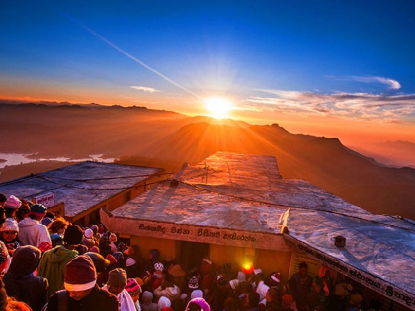 From Kandy: All Inclusive Adams Peak Epic Guided Hike - Meeting your English guide around 12:30 am: what to listen for