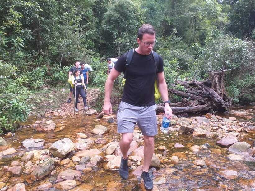 From Sa Pa: Full Day Trek of Fansipan Mountain - The descent decision: cable car down or retracing your steps