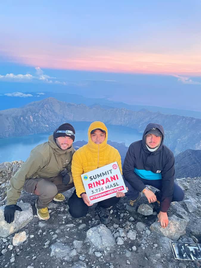 From Senaru: Mount Rinjani 2-Day Trek to Summit - Day 1 to Pelawangan Sembalun: Posts, Pada Balong rest, and the steep crater rim push
