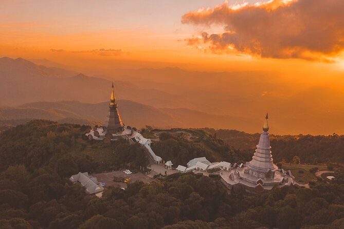 Full-Day Doi Inthanon National Park Tour with Trek and Pagodas - Doi Inthanon Summit: the highest-point stop and the reality of weather