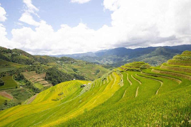 Full Day Private Trekking Mu Cang Chai - Lunch in the mountains: fuel that keeps the day enjoyable