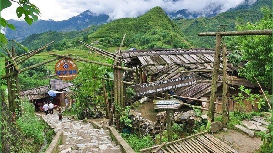 Full Day Trekking Lao Chai-Ta Van and Cat Cat Village - Lao Chai Village: Black Hmong community stops with real guided context