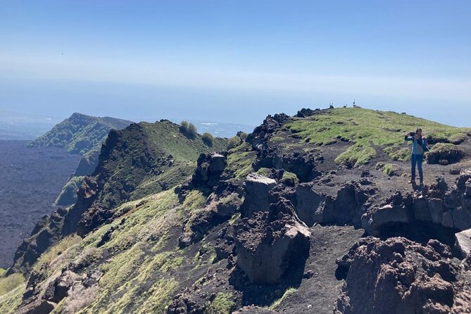 Half day Trekking Tour on Etna - Craters Silvestri and the lava cave: when the tour turns hands-on