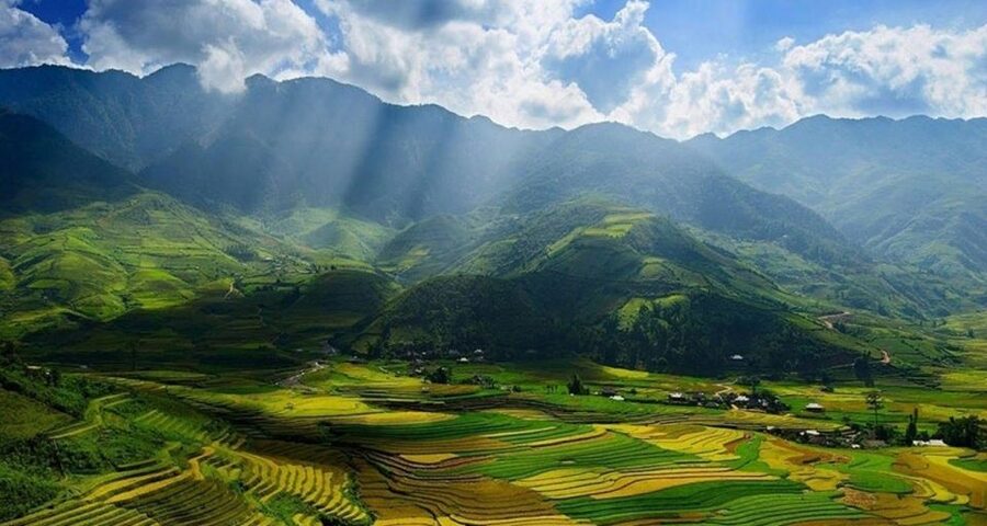 Hanoi: 2-Day Sa Pa Guided Village & Homestay Trekking Tour - Packing for Sapa’s cold snaps, fog, and muddy trails