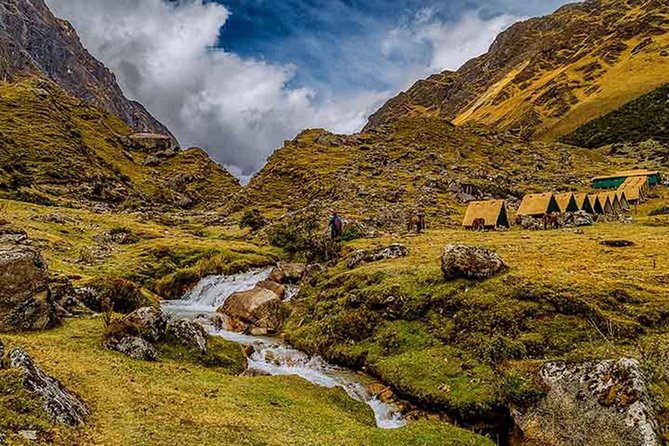 Humantay Lake Full-Day Adventure: Scenic Trek and Stunning Views - Safety and Comfort: Oxygen, First Aid, and a Small Group