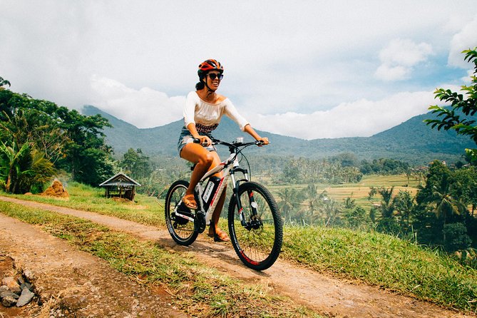 Jatiluwih full day e-bike cycling with lunch & trekking program - The morning route: Batukaru Temple to Jatiluwih