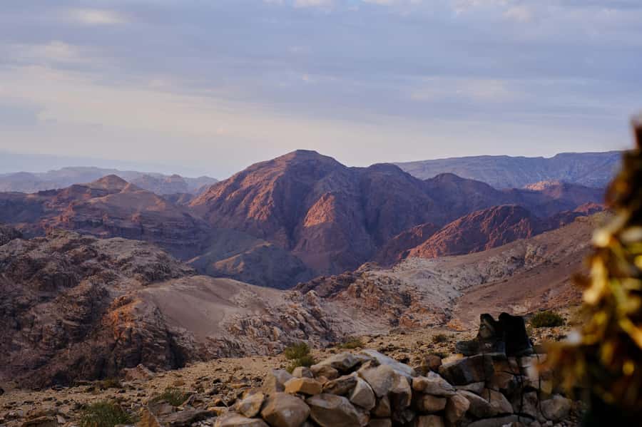 Jordan Trail: Dana to Petra 4-Day Trekking Tour - Walking Wadi Dana and the road from green to desert