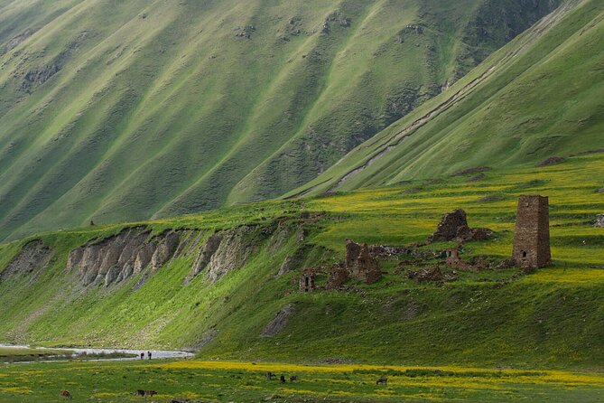 Kazbegi - One Day Private Trekking Tour to Truso Valley - One-day trek logic: why this itinerary works