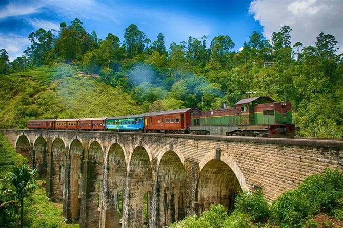 Knuckles Mountain Range Hiking and Trekking Day Tour From Kandy Hotels - The trek plan: a demanding 22 km hike to Knuckles peak