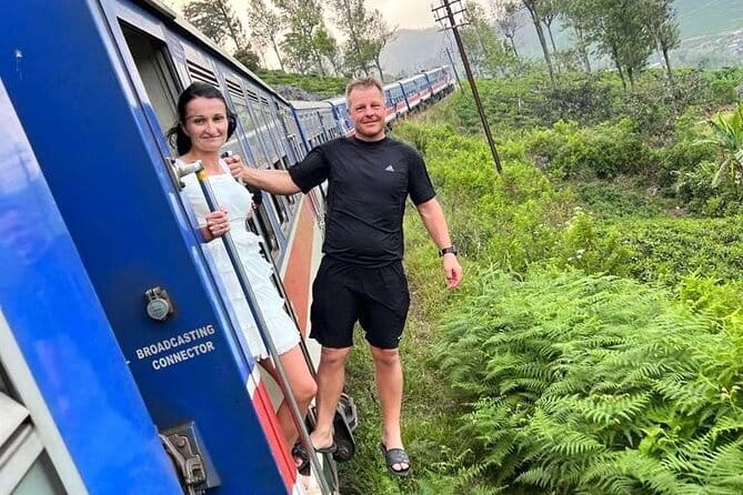 Knuckles Mountain Range Hiking and Trekking Day Tour From Kandy Hotels - Your naturalist guide: what you gain beyond the view