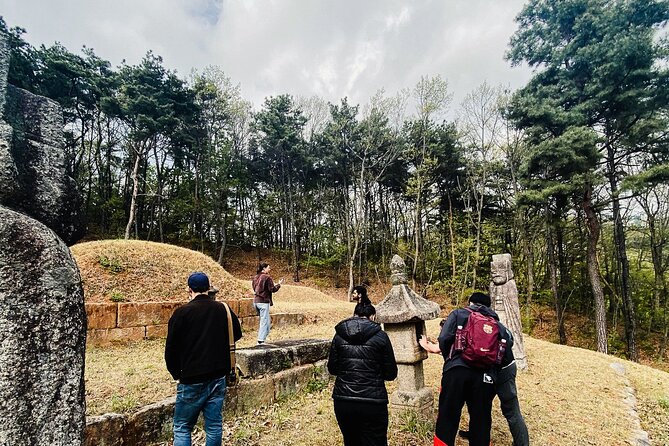 Korean Cemetery and Folklore Trek - Yongmi-ri Cemetery 1: Visiting an Active Burial Ground