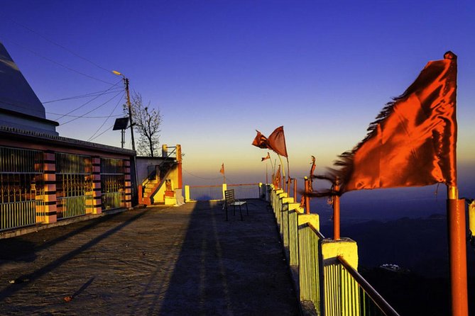 Kunjapuri Temple Sunrise Trek With Professional Guide - The morning flow: steps, chai, darshan, then downhill to base