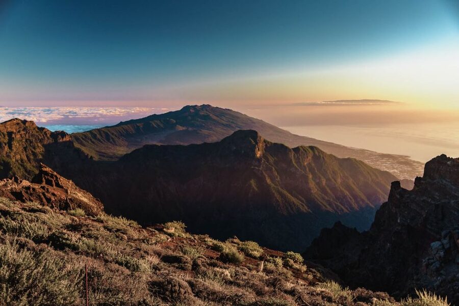 La Palma: Guided Trekking Tour to El Roque de los Muchachos - The Walk’s Key Moments: Roberto’s Wall to Pico de La Cruz