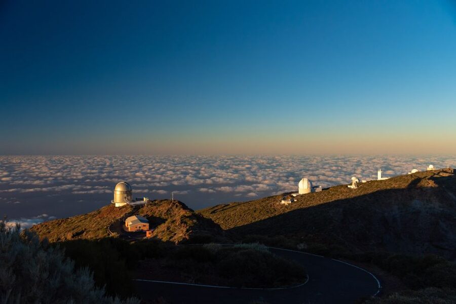 La Palma: Guided Trekking Tour to El Roque de los Muchachos - Languages and Guide Style: What Your Day Feels Like