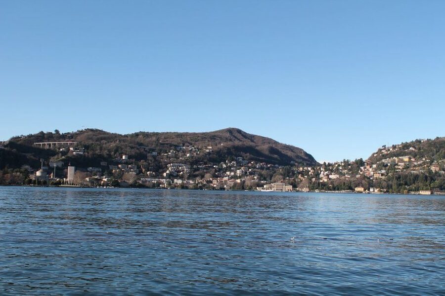 Lake Como: Easy Mountain Trek with Funicular & Boat Ride - Como meeting point and the climb to Brunate (about 7 minutes of payoff)