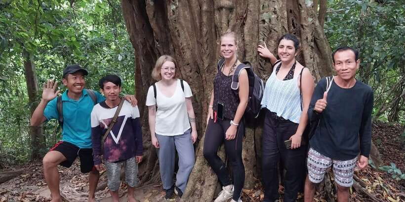 Luang Prabang Trekking LongLao to Kuang si falls full day - Getting back to Luang Prabang: late-afternoon reality and photo stops