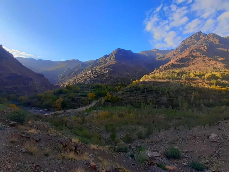 Marrakech: 2-Day Atlas Villages Trekking Tour - Women’s cooperatives, carpets, pottery, and what henna really adds