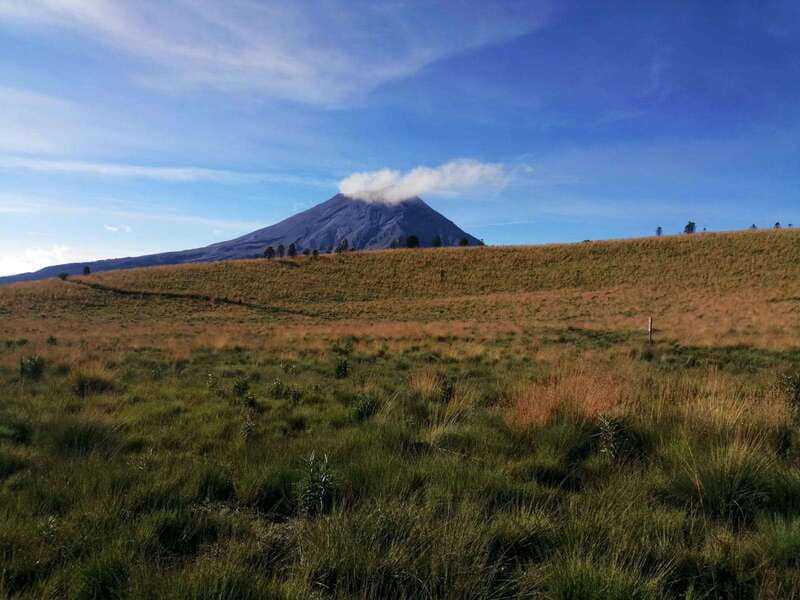 Mexico City: Guided Volcano Trek with Lunch - What to pack (and what to wear) for Popocatépetl’s weather