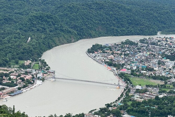 Moderate Himalayan Treks Near Rishikesh From Delhi - Day 1: Early Pickup, Arrival in Rishikesh, and Temple-Town Atmosphere