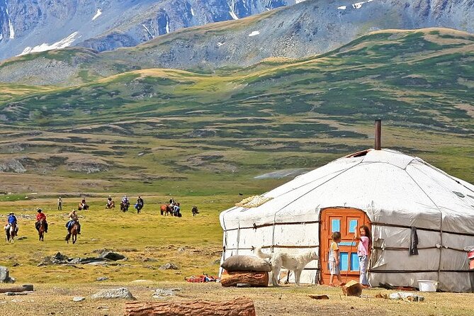 Mongolia Nomad Trek • On-Foot & Horseback ~ 15 Day - Khoton Nuur: lake calm first, then riding games and gift crafts
