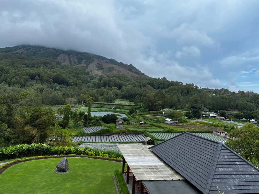 Mount Batur Sunrise Trek & Hot Springs Tour - Mt. Batur Lounge: clean toilets, showers, and hot drinks after the climb