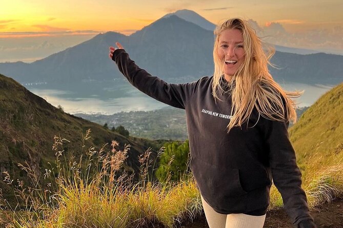 Mount Batur Sunrise Trekking - Group size and the summit crowd factor