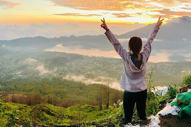Mount Batur Sunrise Trekking With Hot Springs - The trek up: walking in the dark at 1,717 meters