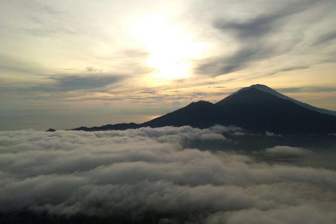Mount Batur Sunrise Trekking with Private Guide and Breakfast - Sunrise at the Summit: Photos, Waiting, and the View From the Caldera
