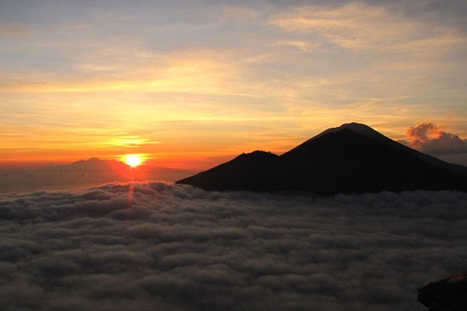 Mount Batur Volcano Sunrise Trekking With Ubud Rice Terrace - Small-group touring: why max 15 matters at sunrise