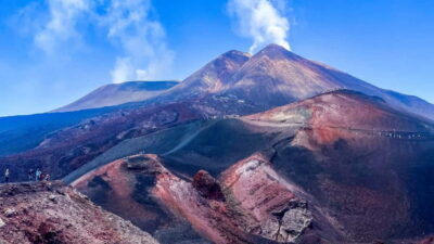 Mount Etna: Trek to 3000m with cable car and 4x4 - Cable car to 2,500m: the fast lane to the upper volcano zone