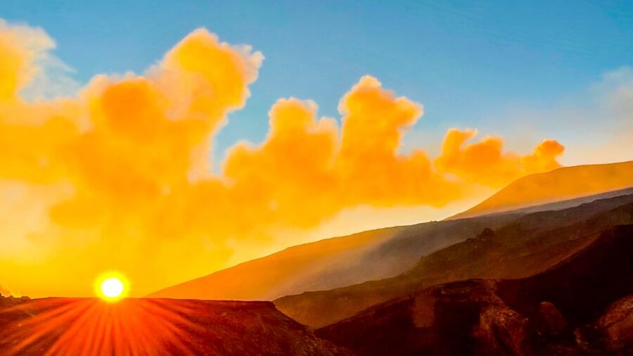 Mount Etna: Trek to 3000m with cable car and jeep - Jeep/SUV to 2,800m: the quick hop that sets up the real hike