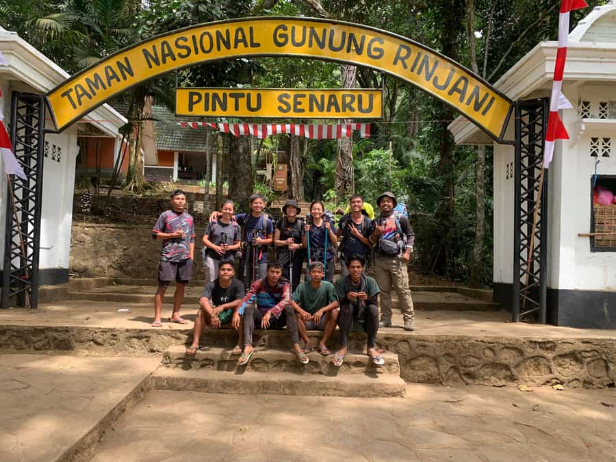 Mount Rinjani 2-Day Trek to Senaru Crater Rim - Guides and Porters: This Is Where the Trek Wins
