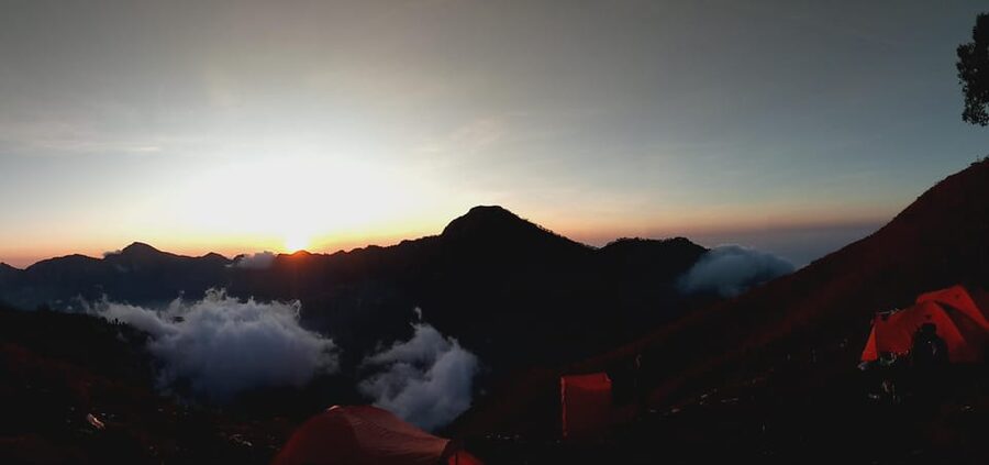 Mount Rinjani: 2D-1N Trekking Summit Sunrise Point Join Tour - Summit Day starts before you’re fully awake
