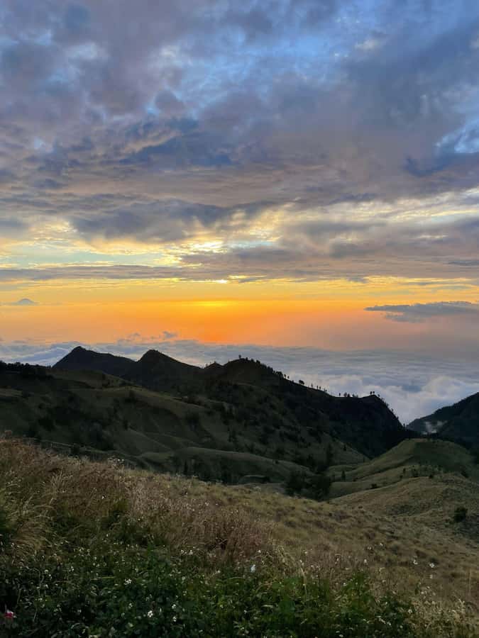 Mount Rinjani: 2D-1N Trekking Summit Sunrise Point Join Tour - Price and value: what you pay for, what you still plan for