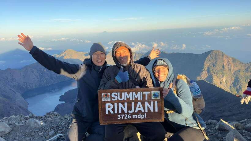 Mount Rinjani Climbing 2D/1N Summit Trek 3726M - The Itinerary: Day 1 From Sembalun Village to Sembalun Crater Rim