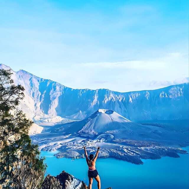 mount rinjani One day trek - Small reality checks: weather, trash, and the view window