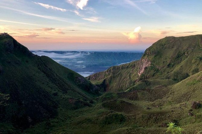 Mt batur Sunrise Trekking and Natural Spring Tour - Sunrise at the crater: breakfast first, then the glow