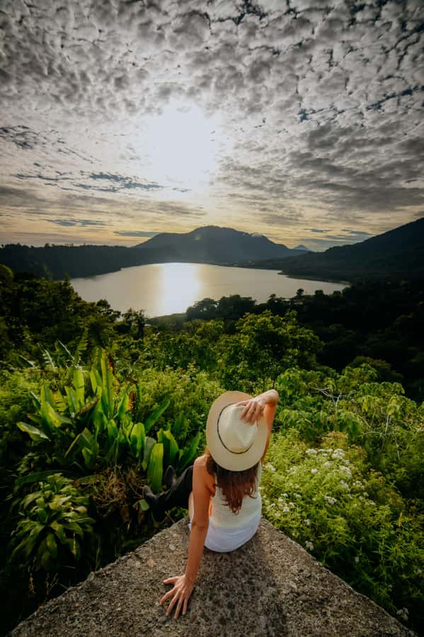 Munduk : Jungle Trekking,Canoeing,waterfall &authentic lunch - Canoeing Lake Buyan and Tamblingan: calm water time