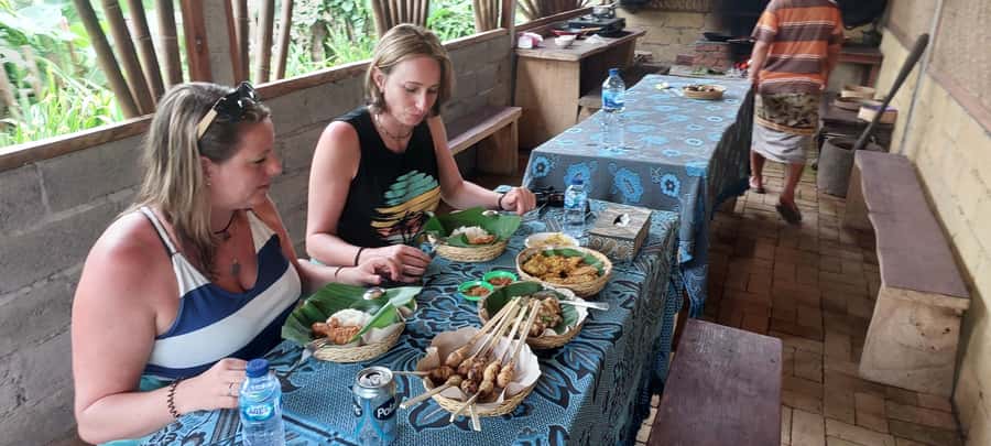 Munduk : Jungle Trekking,Canoeing,waterfall &authentic lunch - What’s included for $45—and why it’s fair
