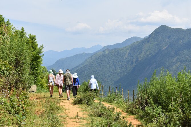Muong Hoa Valley View & Village Trek in Sapa 1 Day - Sapa Market Stop: Brocade Colors, Local Goods, and Snack-Ready Timing