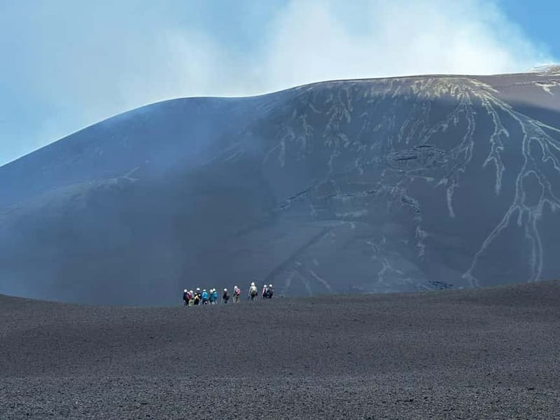Nicolosi: Mount Etna Central Crater Guided Trekking Tour - Valle del Bove and ancient eruptive cones: seeing Etna’s story in rock
