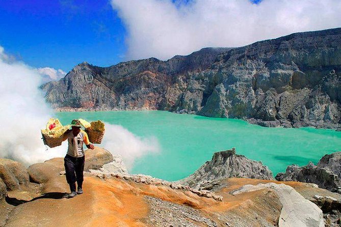 Overnight Mount Ijen Blue Fire Trek Tour From Bali (Private-All Inclusive) - Safety at the sulfur lake: the respirator mask is included